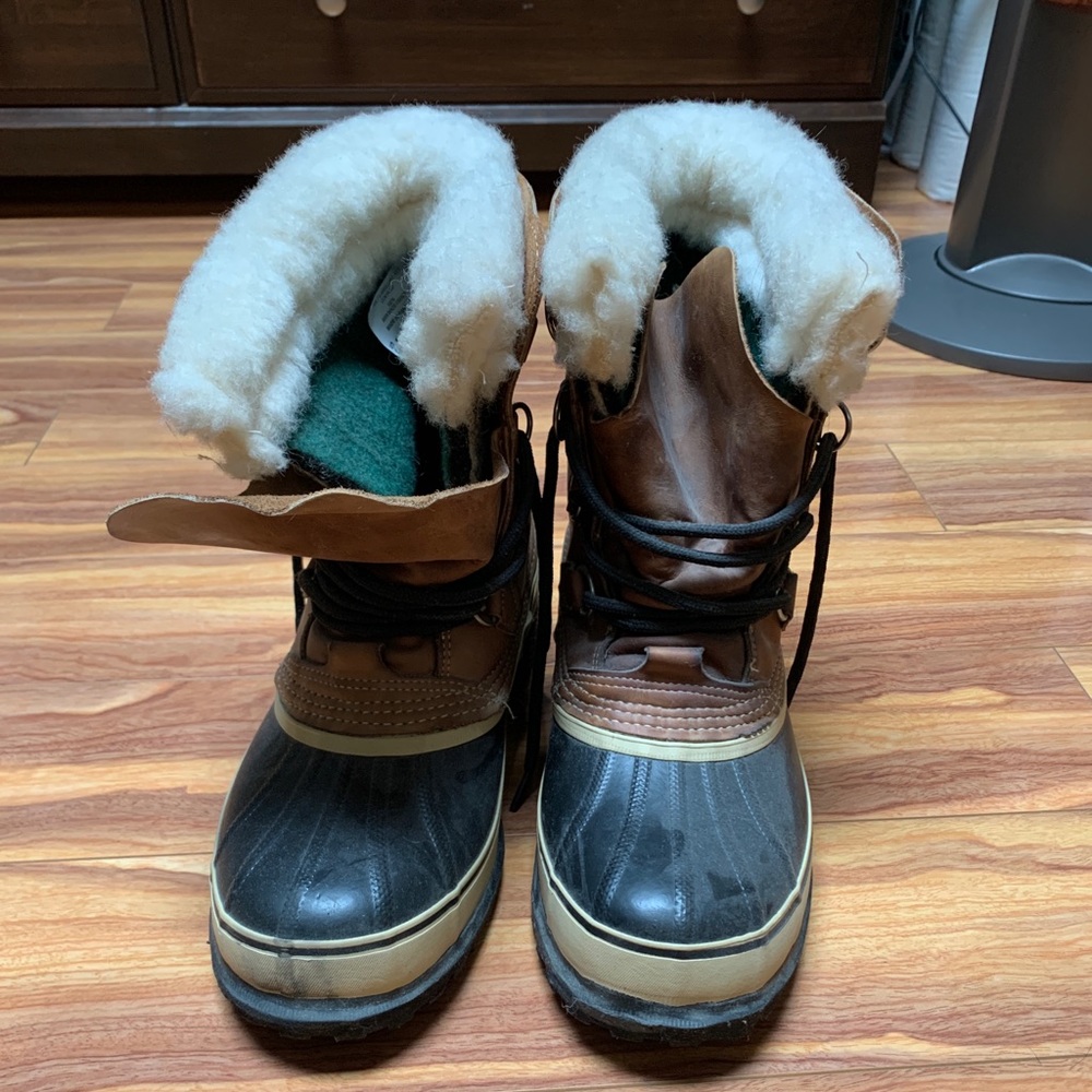 Women’s Sorels - size 10, never worn